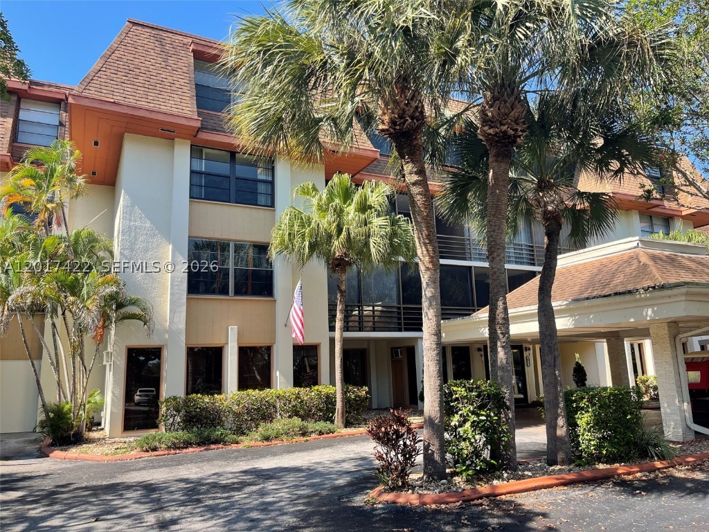671 NE 195th #207-E, Miami, FL, 33179 - Investment Condo. Photo #1