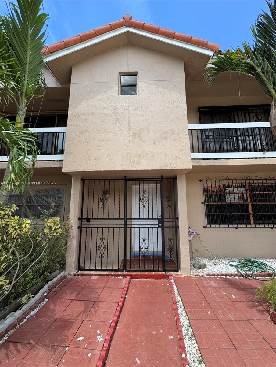 570 NW 109th Ave #1204, Miami, FL, 33172 - Investment Condo. Photo #1