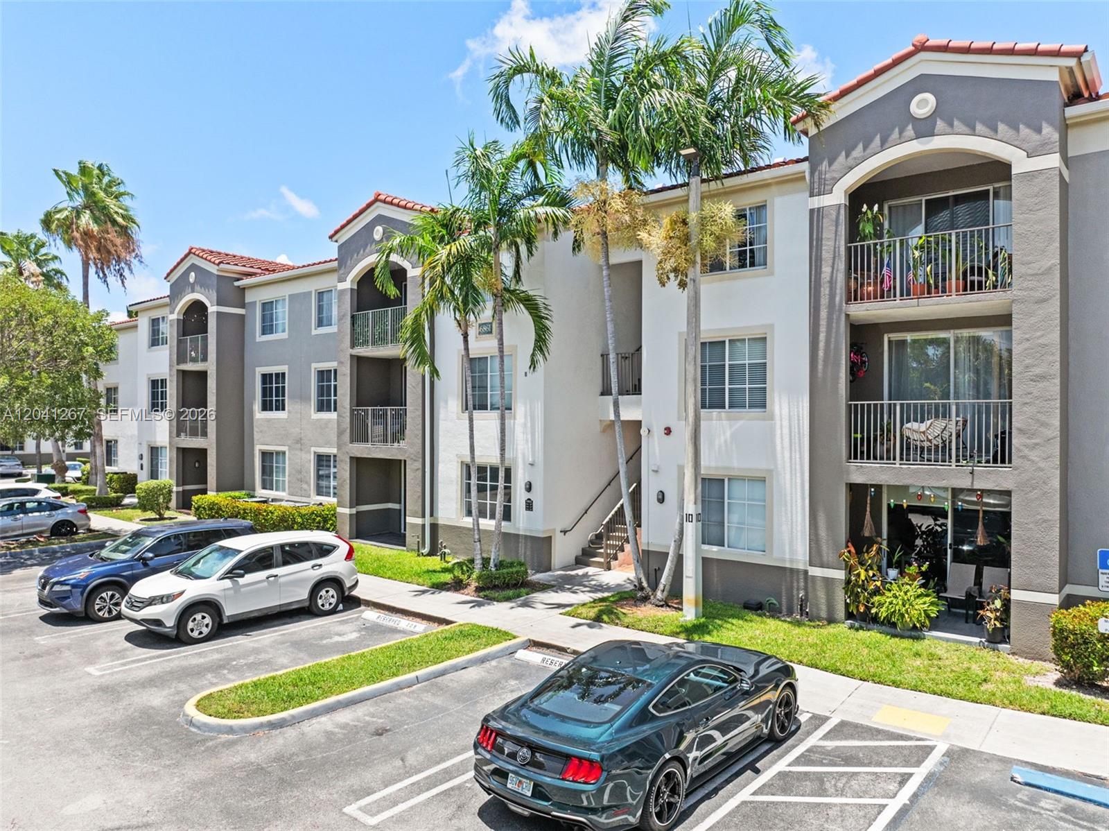 6861 SW 44th #202, Miami, FL, 33155 - Investment Condo. Photo #1