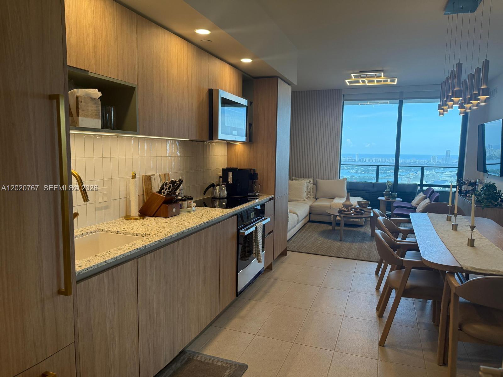 159 NE 6th #4016, Miami, FL, 33132 - Investment Condo. Photo #1