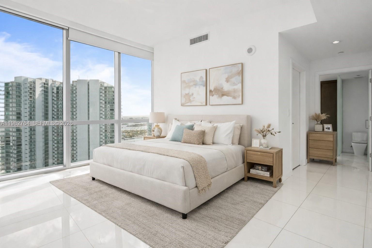 851 NE 1st #4801, Miami, FL, 33132 - Investment Condo. Photo #1