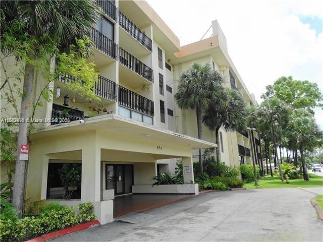 650 NE 149th St #110A, Miami, FL, 33161 - Investment Condo. Photo #1