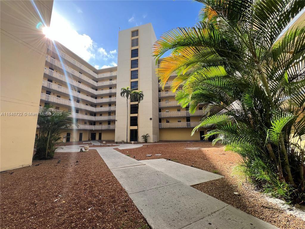 15600 NW 7th Ave #301, Miami, FL, 33169 - Investment Condo. Photo #1
