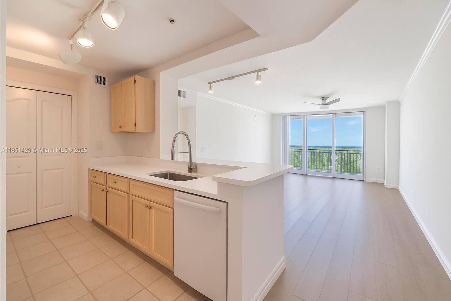2665 SW 37th Ave #1508, Miami, FL, 33133 - Investment Condo. Photo #1