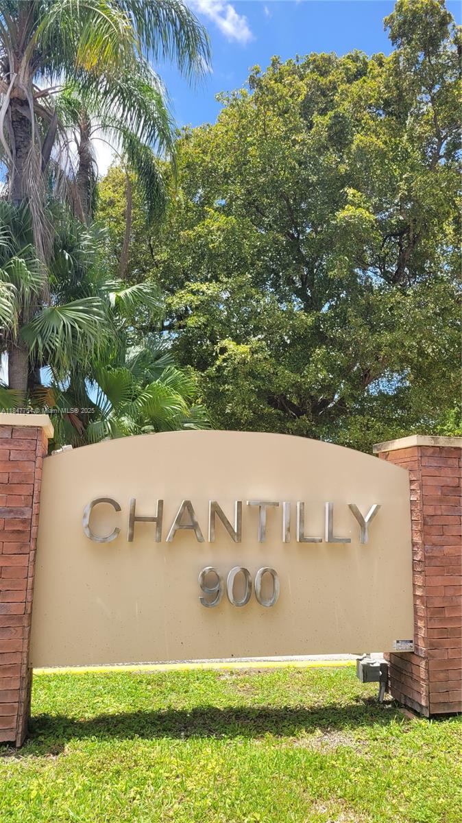 900 NE 195th St #620, Miami, FL, 33179 - Investment Condo. Photo #1