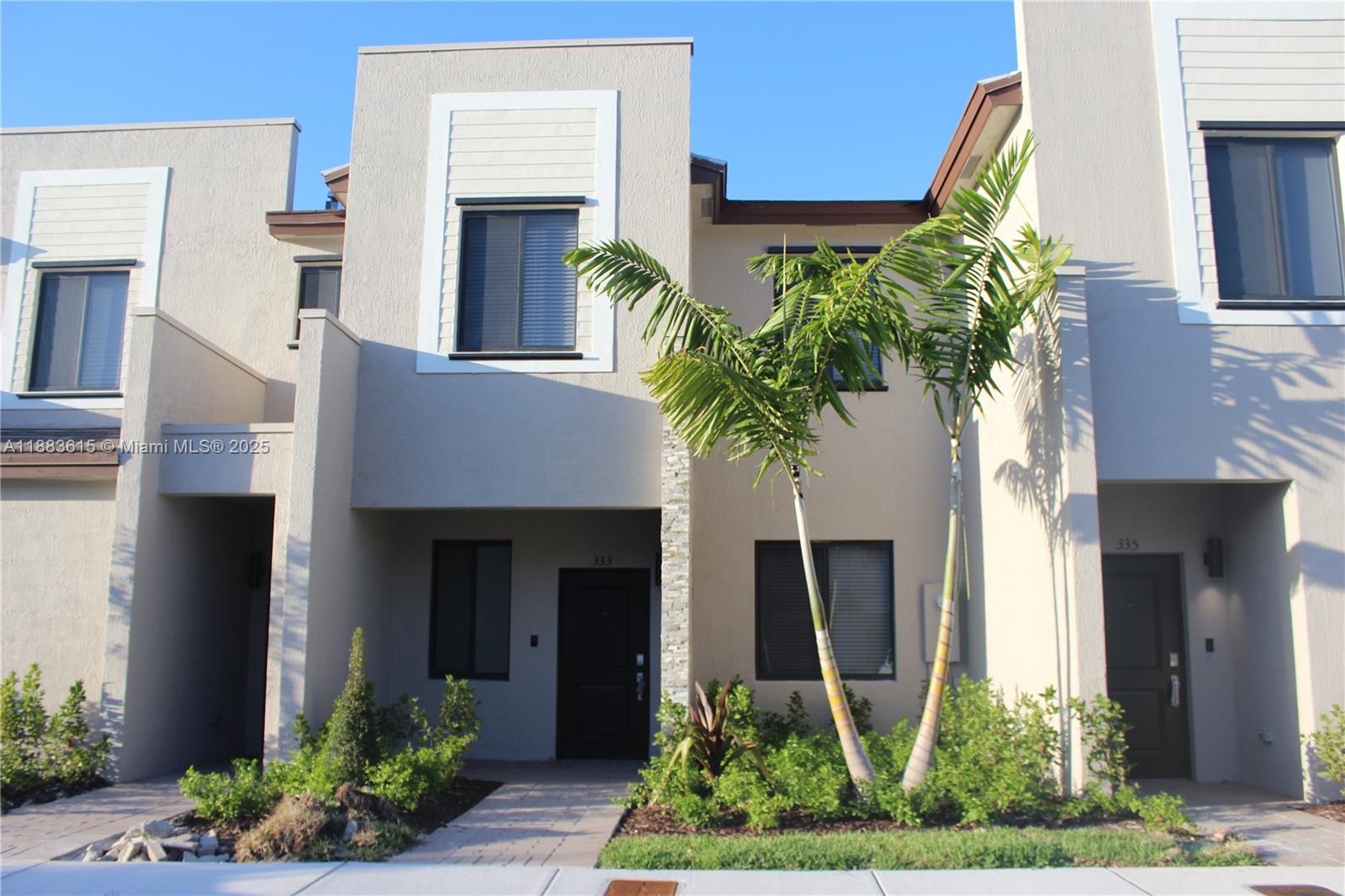 333 NE 208th Ter, Miami, FL, 33179 - Investment Townhome. Photo #1