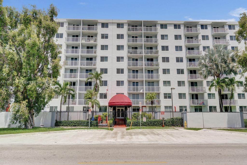 1251 NE 108th St #411, Miami, FL, 33161 - Investment Condo. Photo #1