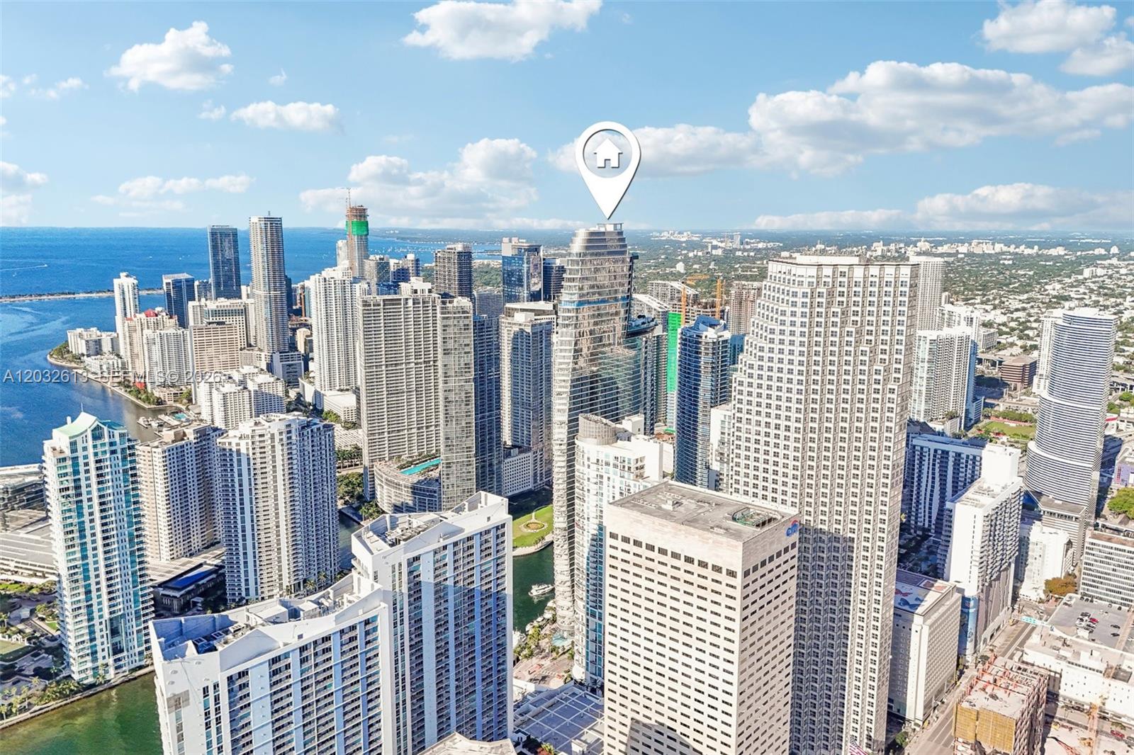 300 Biscayne Boulevard #3305W, Miami, FL, 33131 - Investment Condo. Photo #1