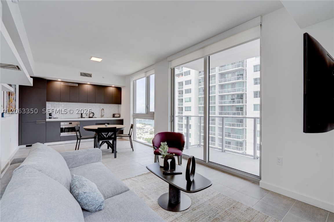 227 NE 2nd #2500, Miami, FL, 33132 - Investment Condo. Photo #1