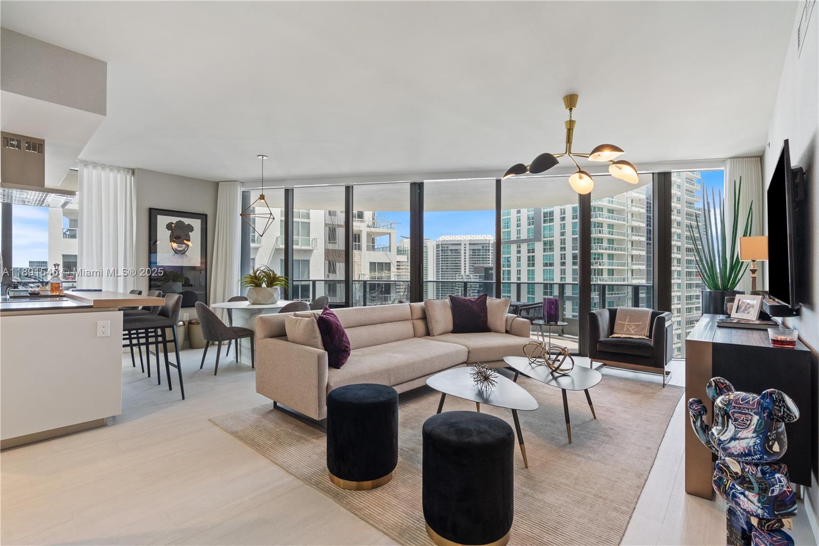 1000 Brickell Plz #3401, Miami, FL, 33131 - Investment Condo. Photo #1