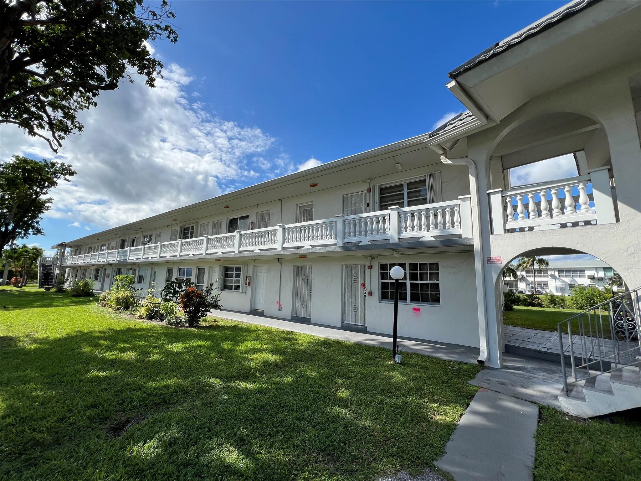 165 NE 203rd Ter #C29, Miami, FL, 33179 - Investment Condo. Photo #1