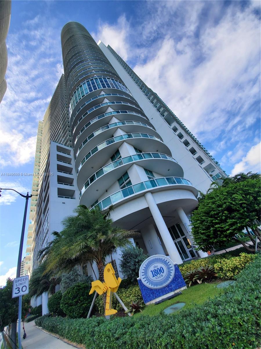 1800 N Bayshore Dr #3808, Miami, FL, 33132 - Investment Condo. Photo #1