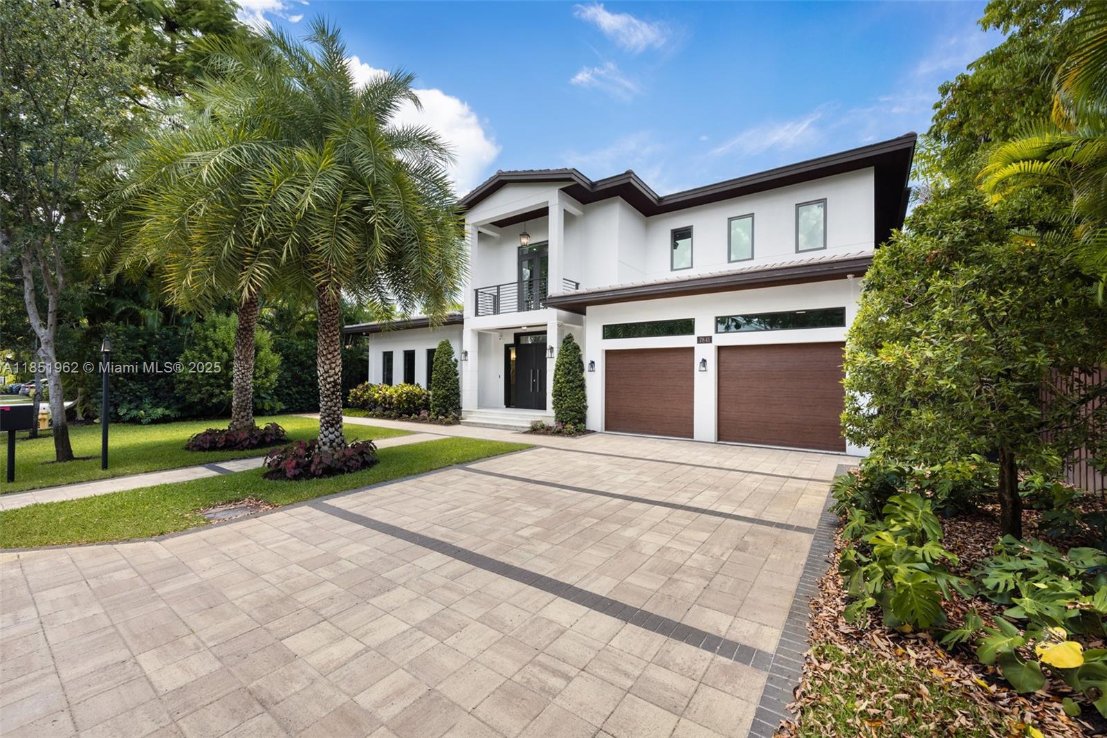 7841 SW 54th Ct, Miami, FL, 33143 - Investment Single Family Home. Photo #1