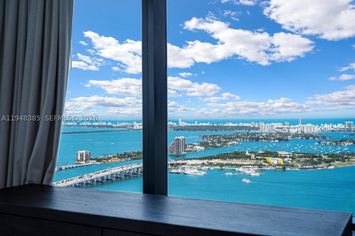 159 NE 6th #5101, Miami, FL, 33132 - Investment Condo. Photo #1