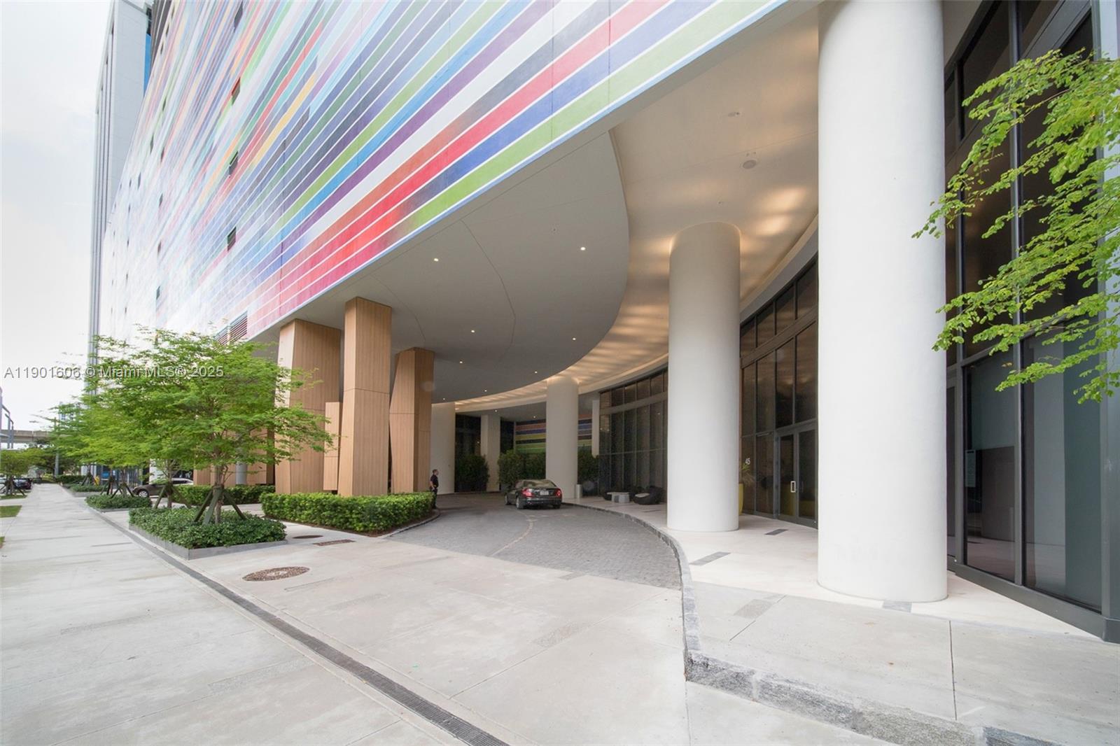 45 SW 9th St #2408, Miami, FL, 33130 - Investment Condo. Photo #1