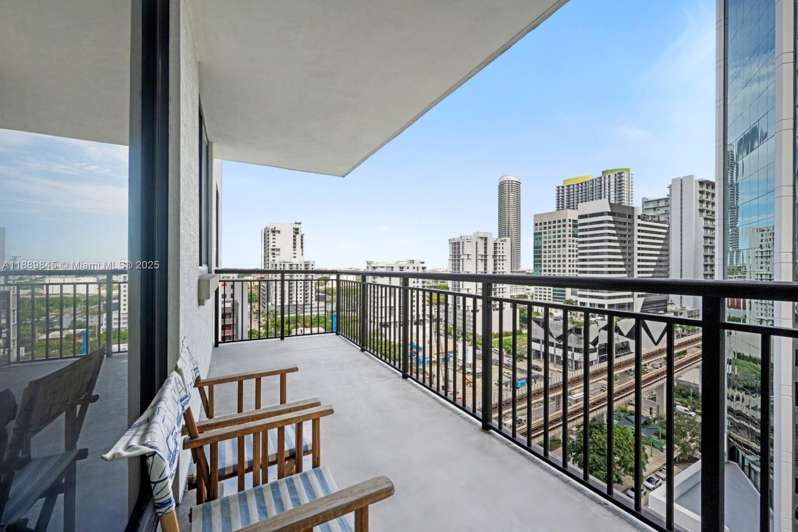 999 SW 1st Ave #1514, Miami, FL, 33130 - Investment Condo. Photo #1