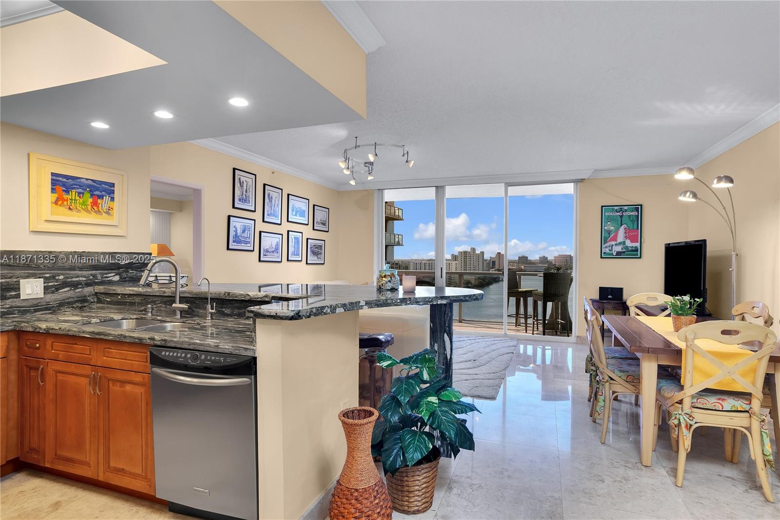 5077 NW 7th St #1202, Miami, FL, 33126 - Investment Condo. Photo #1