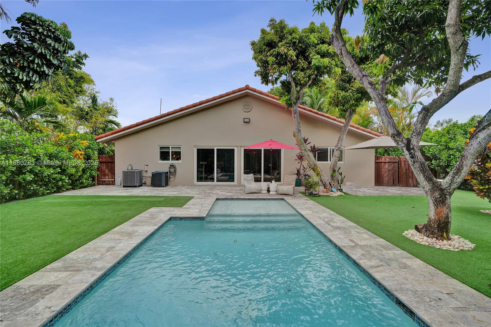 910 SW 23rd Rd, Miami, FL, 33129 - Investment Single Family Home. Photo #1