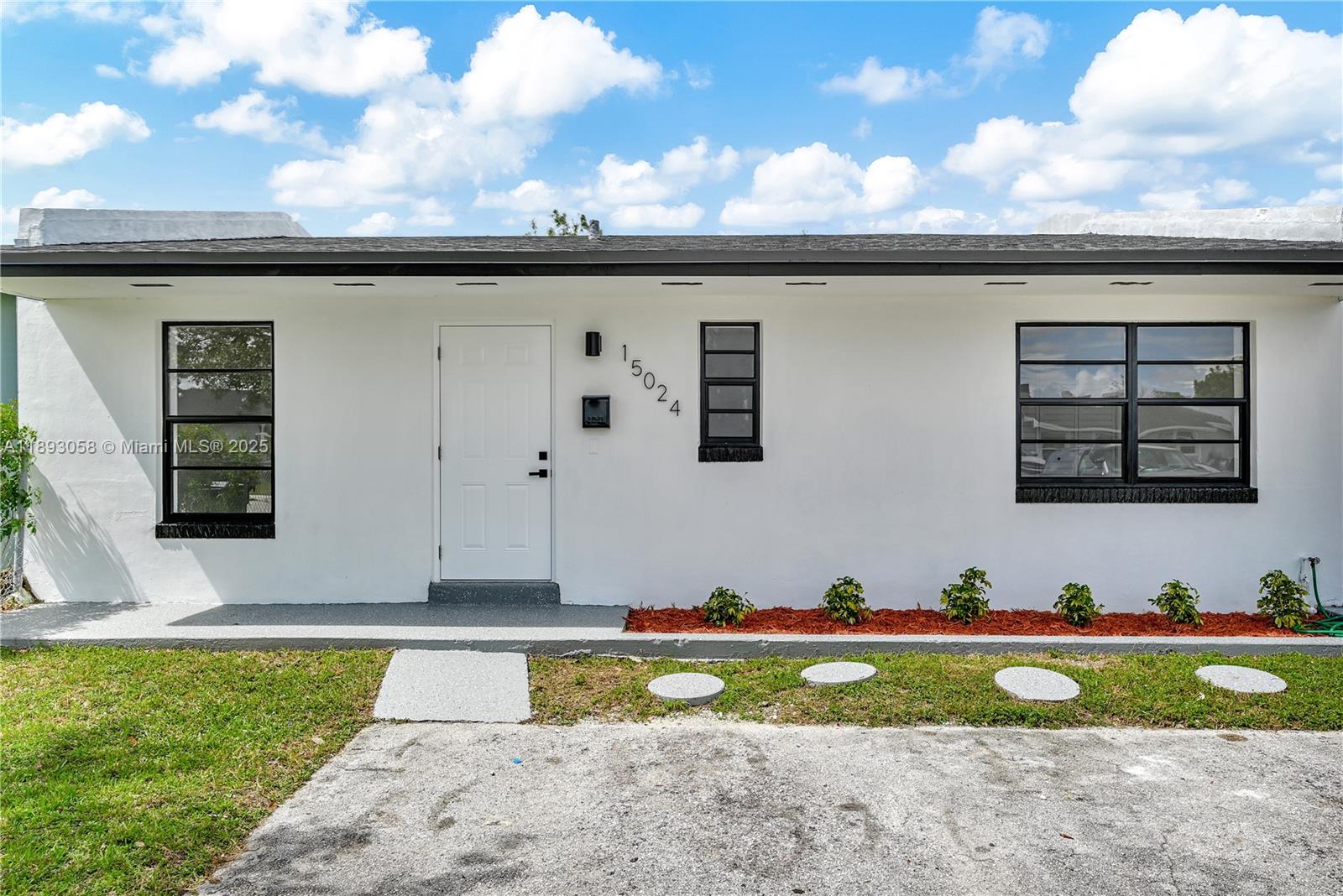 15024 SW 113th Ct, Miami, FL, 33176 - Investment Single Family Home. Photo #1