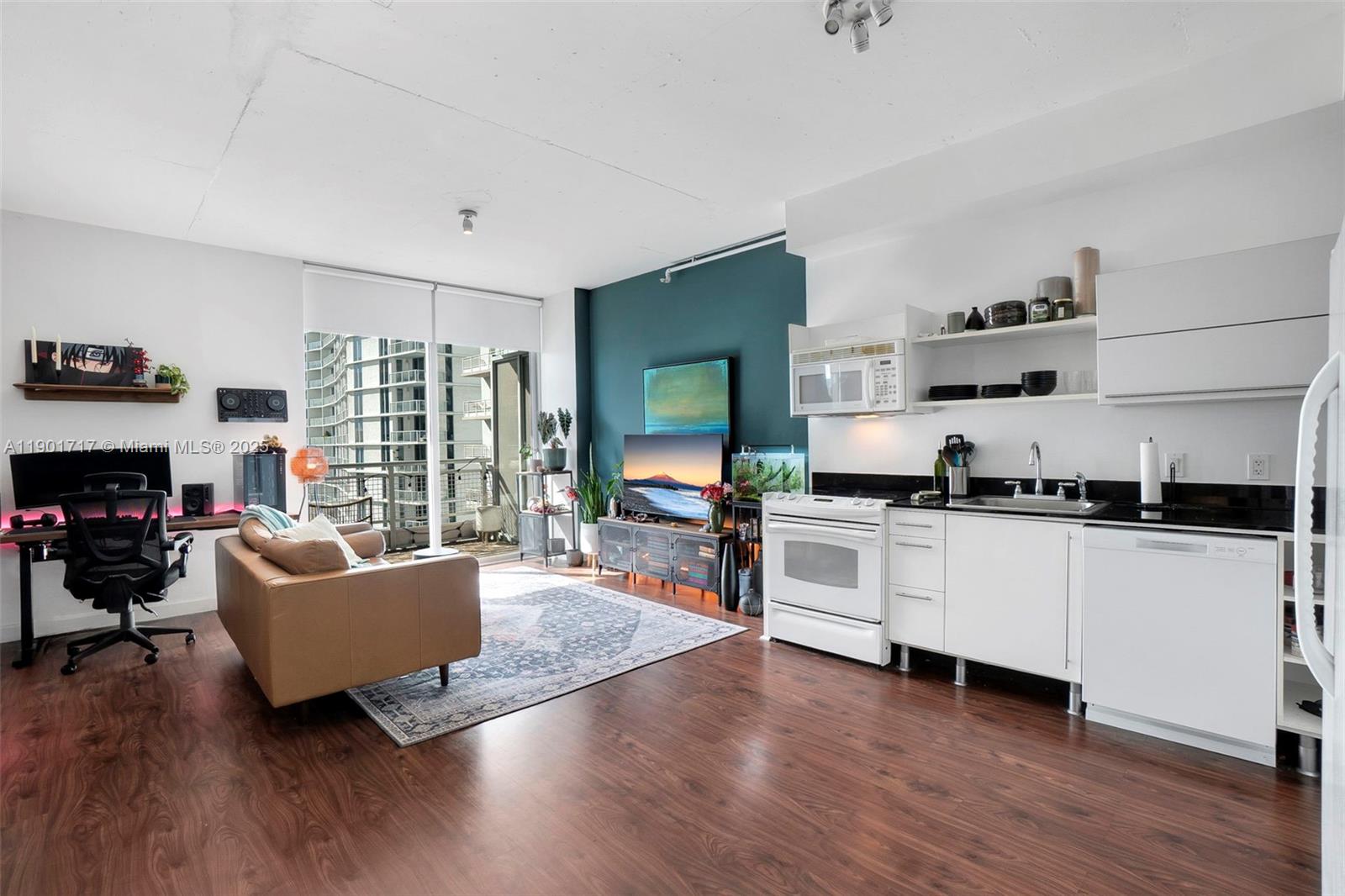 690 SW 1st Ct #2730, Miami, FL, 33130 - Investment Condo. Photo #1