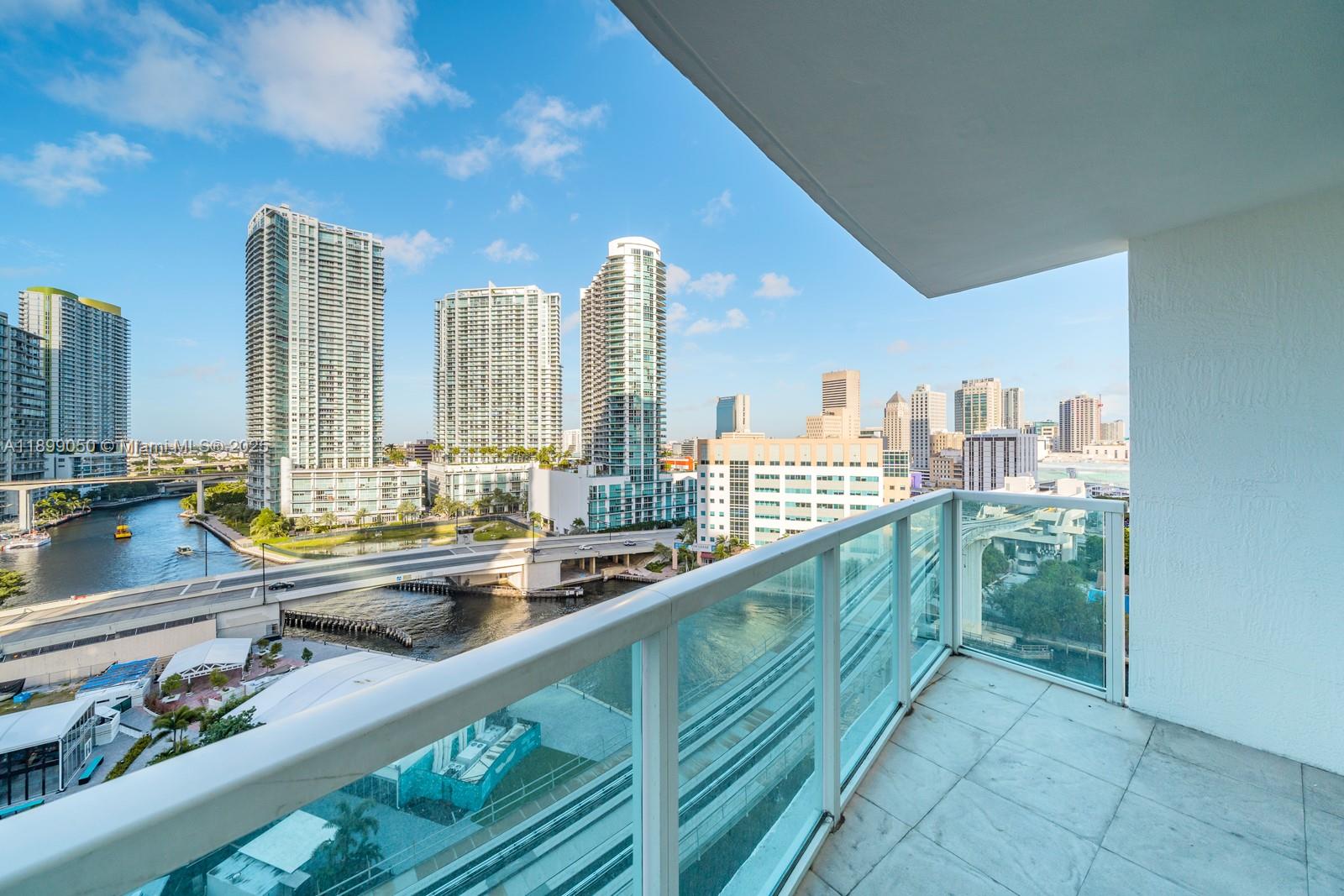 31 SE 5th St #1507, Miami, FL, 33131 - Investment Condo. Photo #1