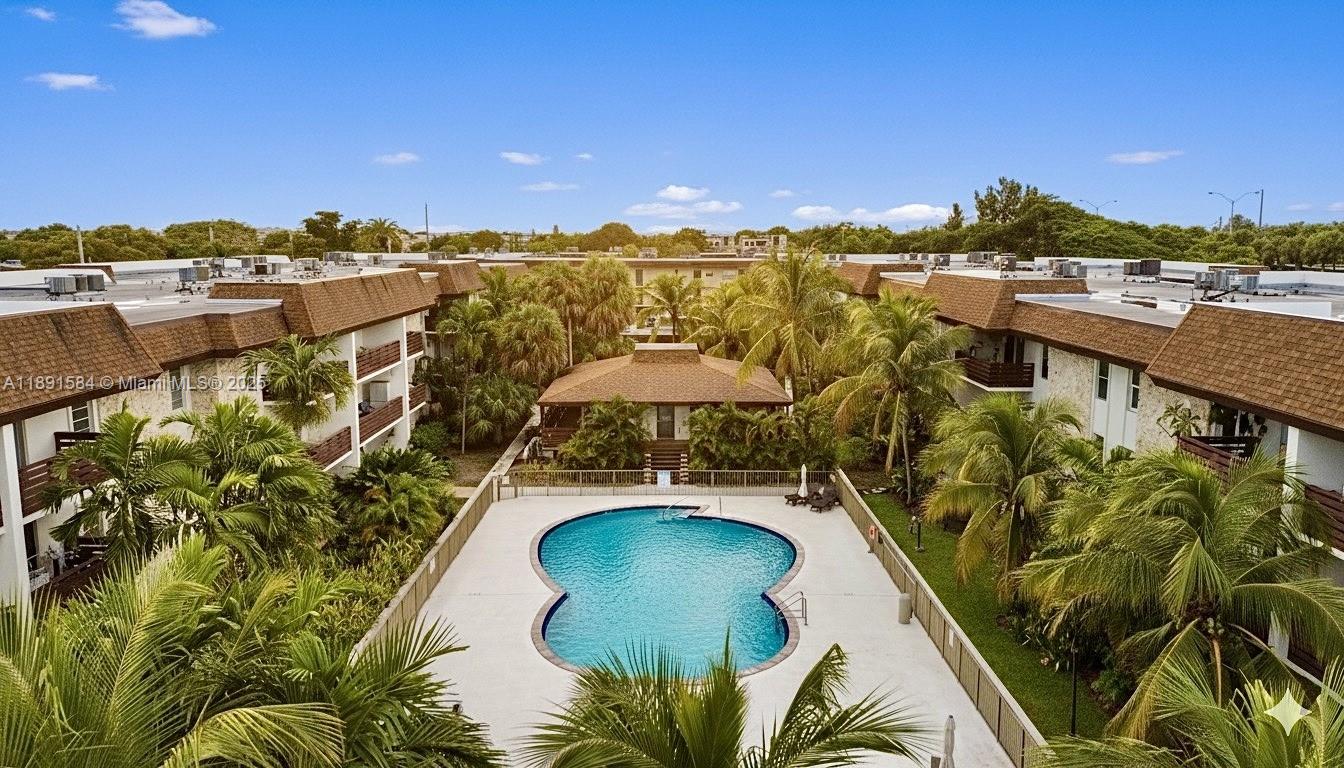 7477 SW 82nd St #C117, Miami, FL, 33143 - Investment Condo. Photo #1