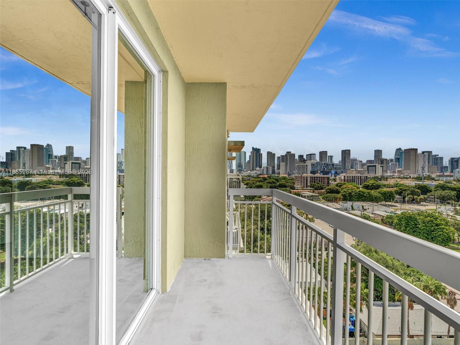 816 NW 11th St #1208, Miami, FL, 33136 - Investment Condo. Photo #1