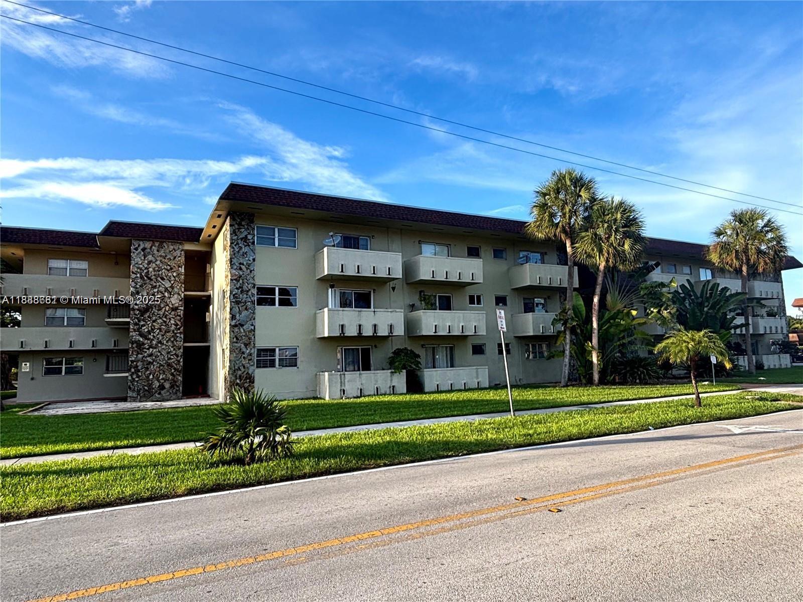 7505 SW 82nd St #318, Miami, FL, 33143 - Investment Condo. Photo #1