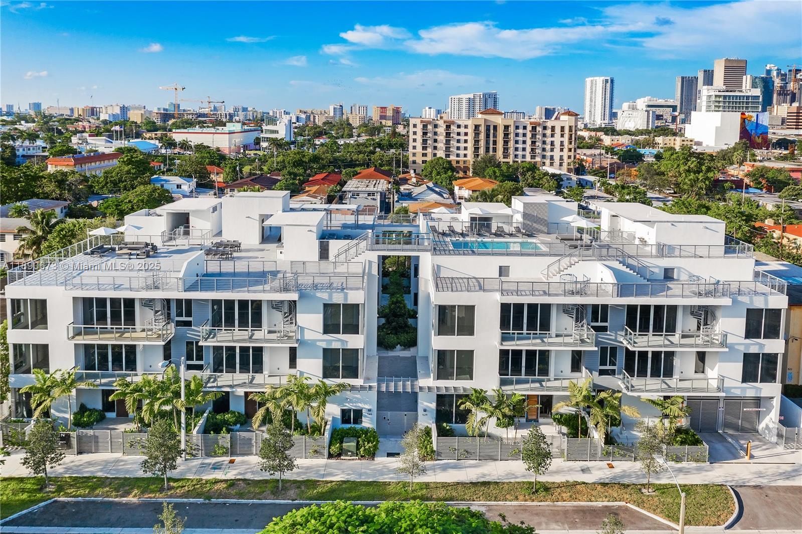 529 SW 11th St #203, Miami, FL, 33129 - Investment Condo. Photo #1