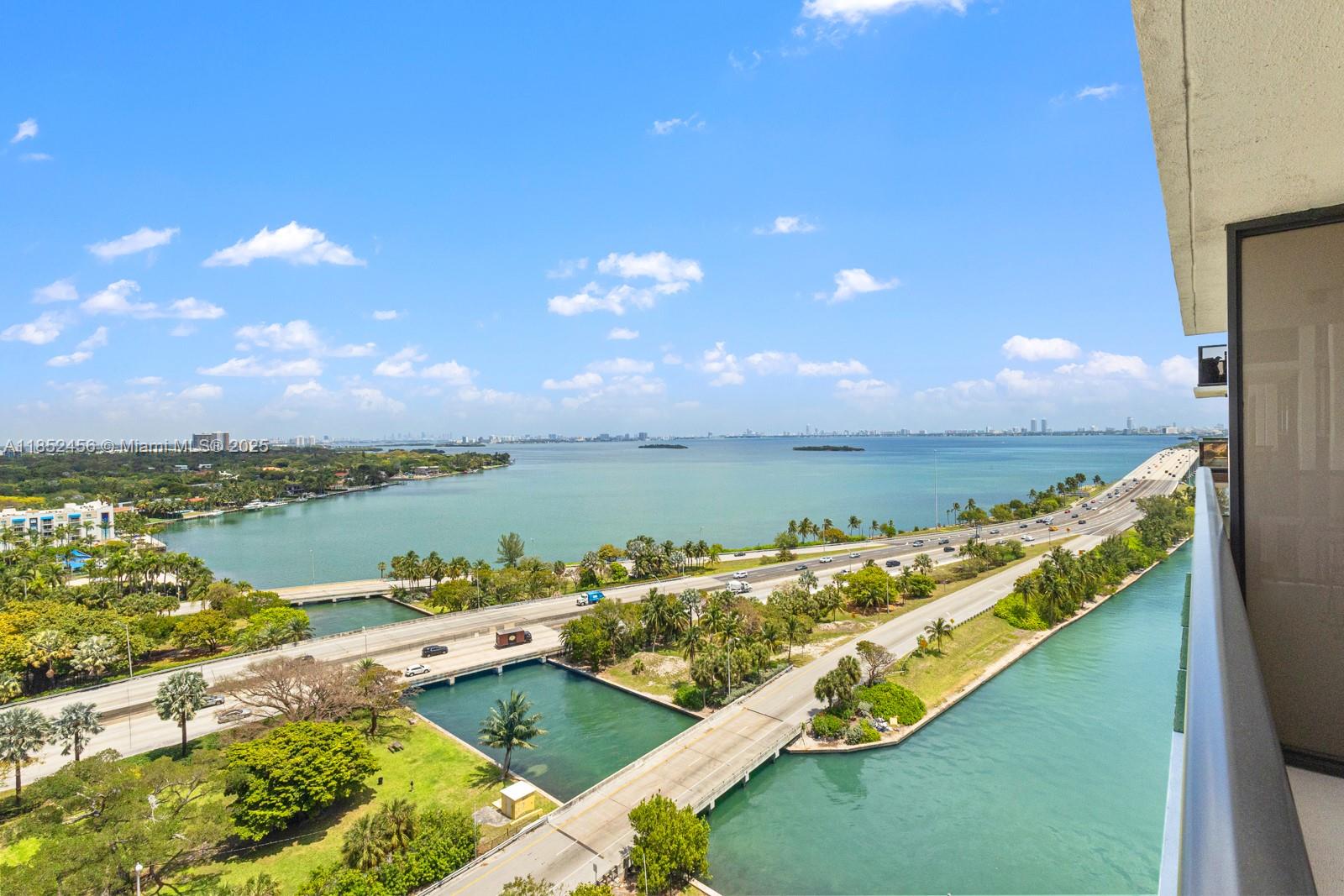 600 NE 36th St #1810, Miami, FL, 33137 - Investment Condo. Photo #1