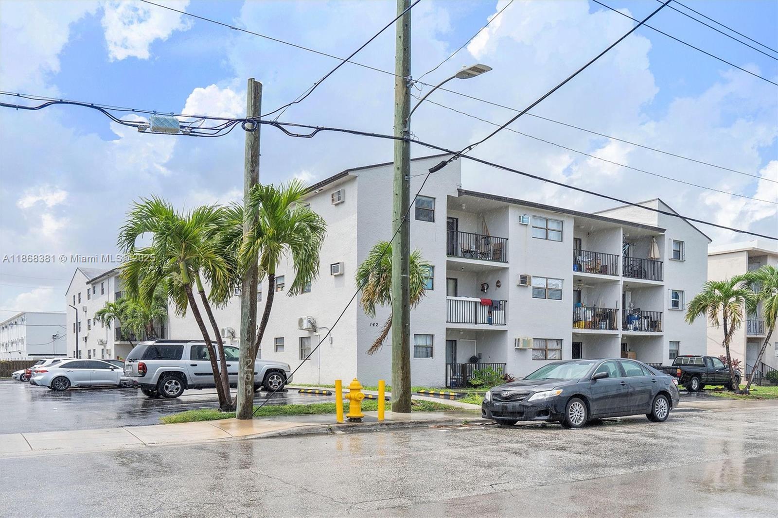 142 SW 18th Ave #35, Miami, FL, 33135 - Investment Condo. Photo #1