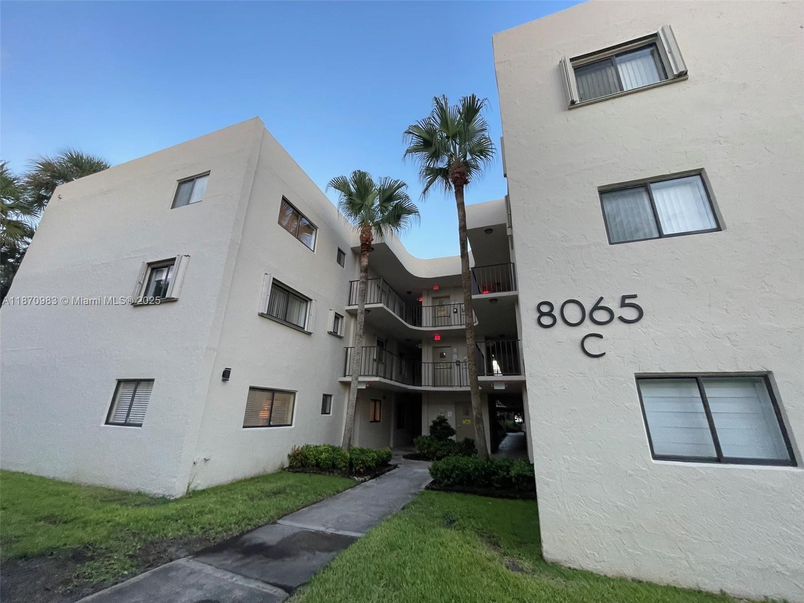 8065 SW 107th Ave #113, Miami, FL, 33173 - Investment Condo. Photo #1
