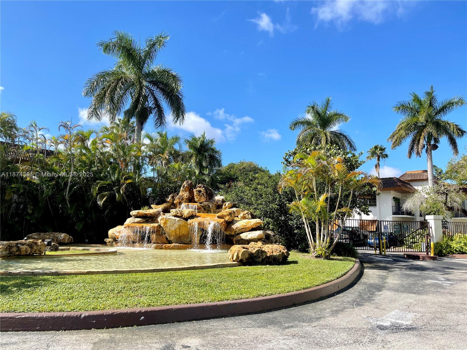 9456 SW 77th Ave #T4, Miami, FL, 33156 - Investment Condo. Photo #1