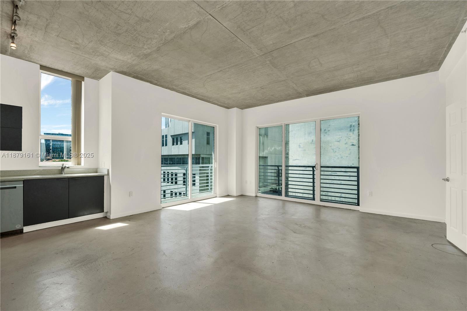 234 NE 3rd St #601, Miami, FL, 33132 - Investment Condo. Photo #1
