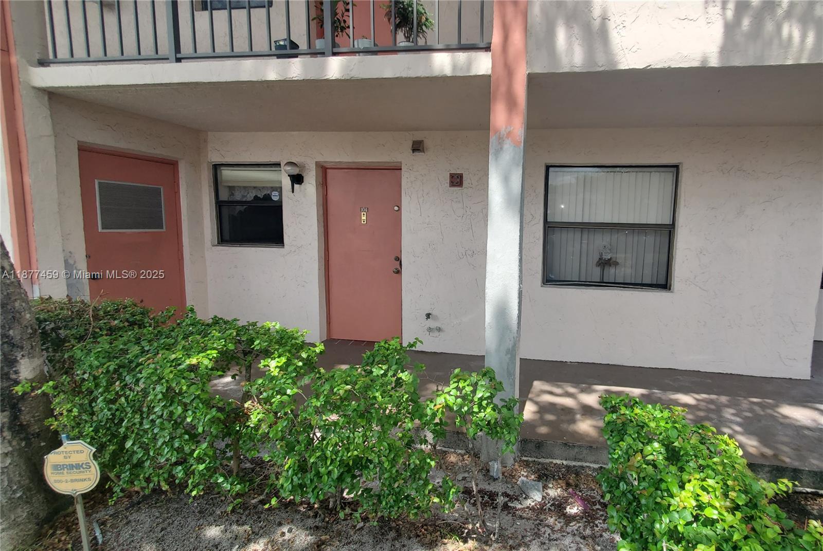 901 NE 209th Ter #104, Miami, FL, 33179 - Investment Condo. Photo #1