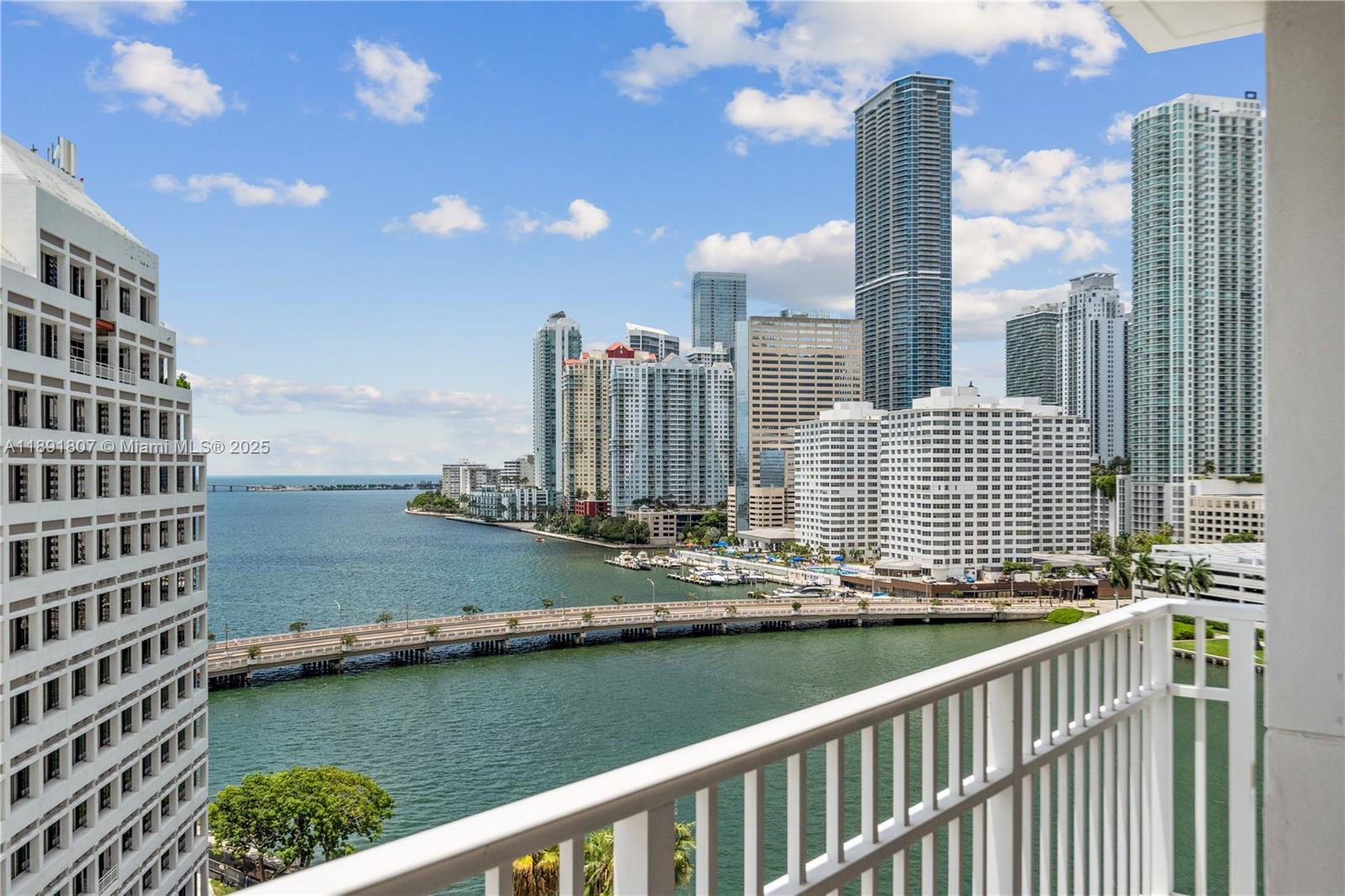 701 Brickell Key Blvd #1411, Miami, FL, 33131 - Investment Condo. Photo #1