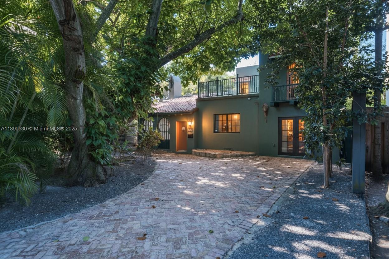 3650 N Bay Homes Dr, Miami, FL, 33133 - Investment Single Family Home. Photo #1