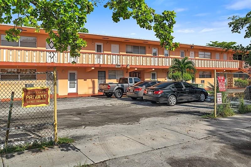 19000 NE 3rd Ct #405, Miami, FL, 33179 - Investment Condo. Photo #1