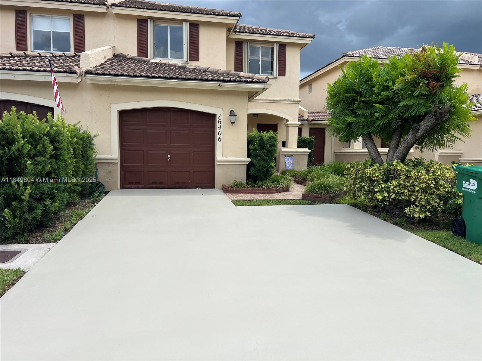 16406 SW 72nd Ter, Miami, FL, 33193 - Investment Townhome. Photo #1