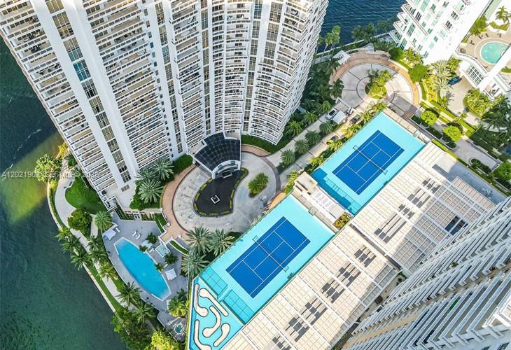 901 Brickell Key #3307, Miami, FL, 33131 - Investment Condo. Photo #1