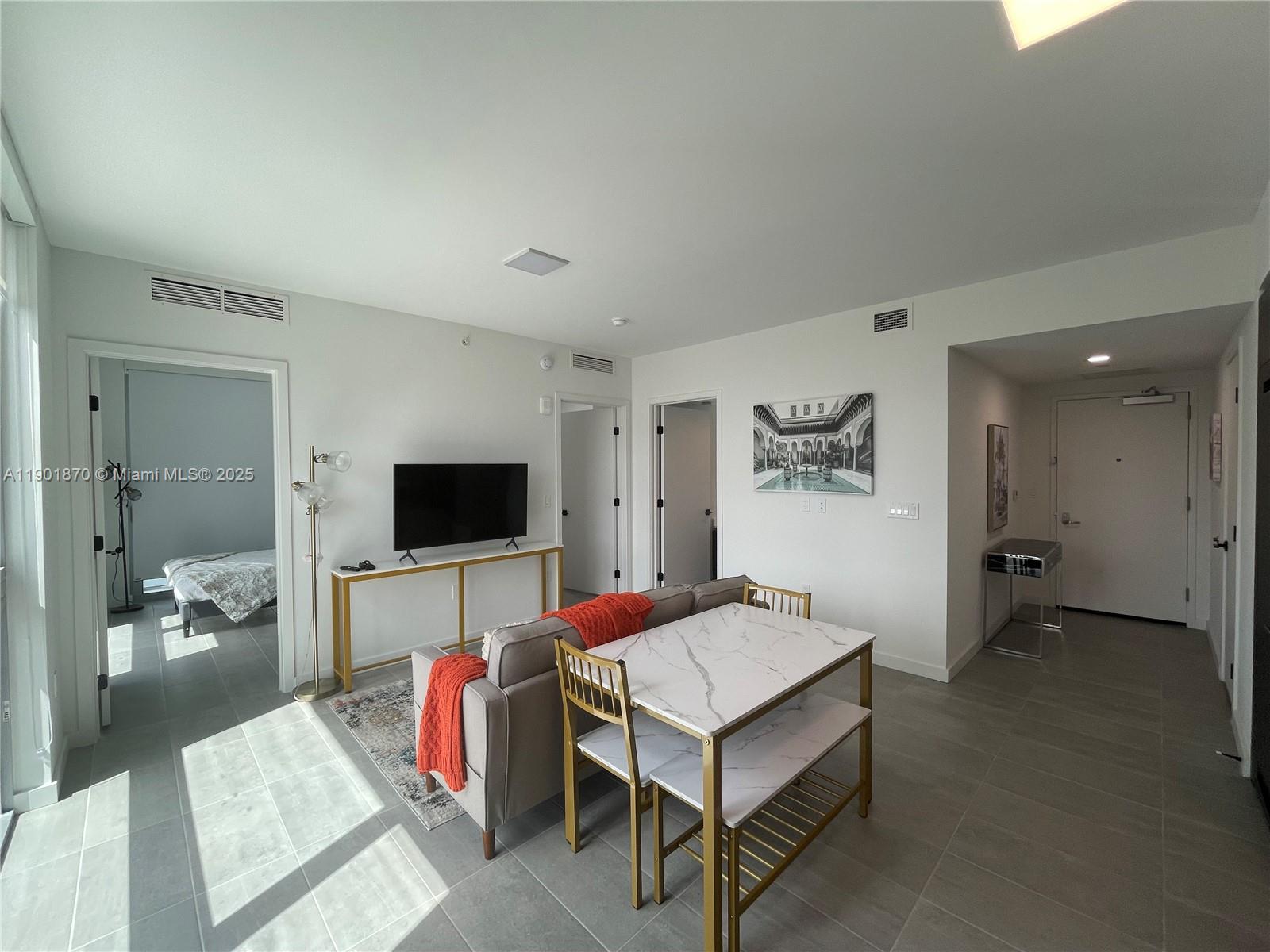 227 NE 2nd St #1606, Miami, FL, 33132 - Investment Condo. Photo #1