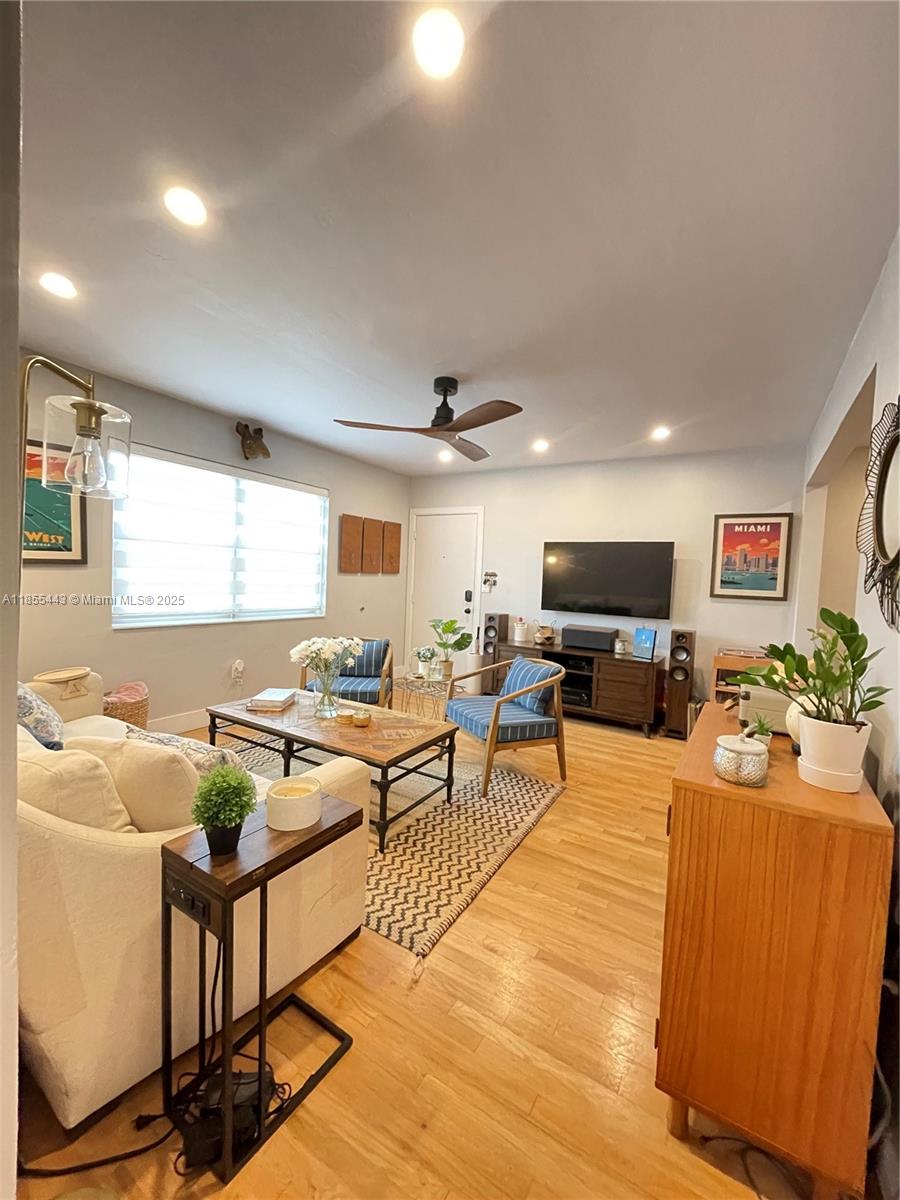 5565 SW 80th St #110B, Miami, FL, 33143 - Investment Condo. Photo #1