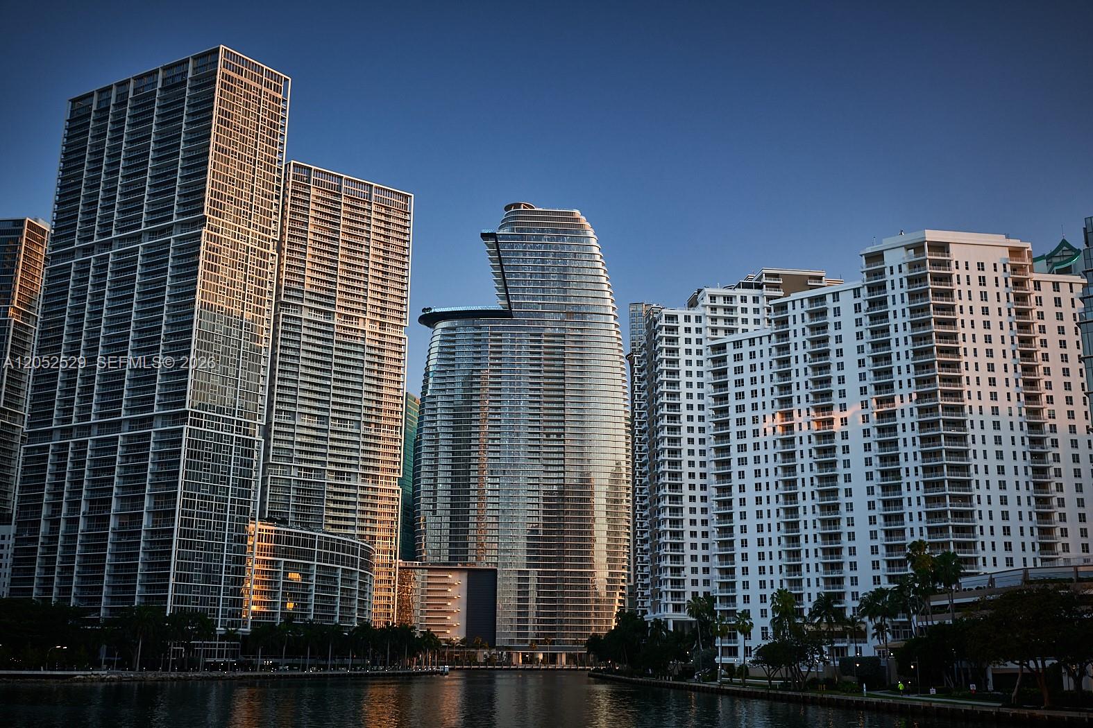 300 Biscayne Boulevard #1705W, Miami, FL, 33131 - Investment Condo. Photo #1