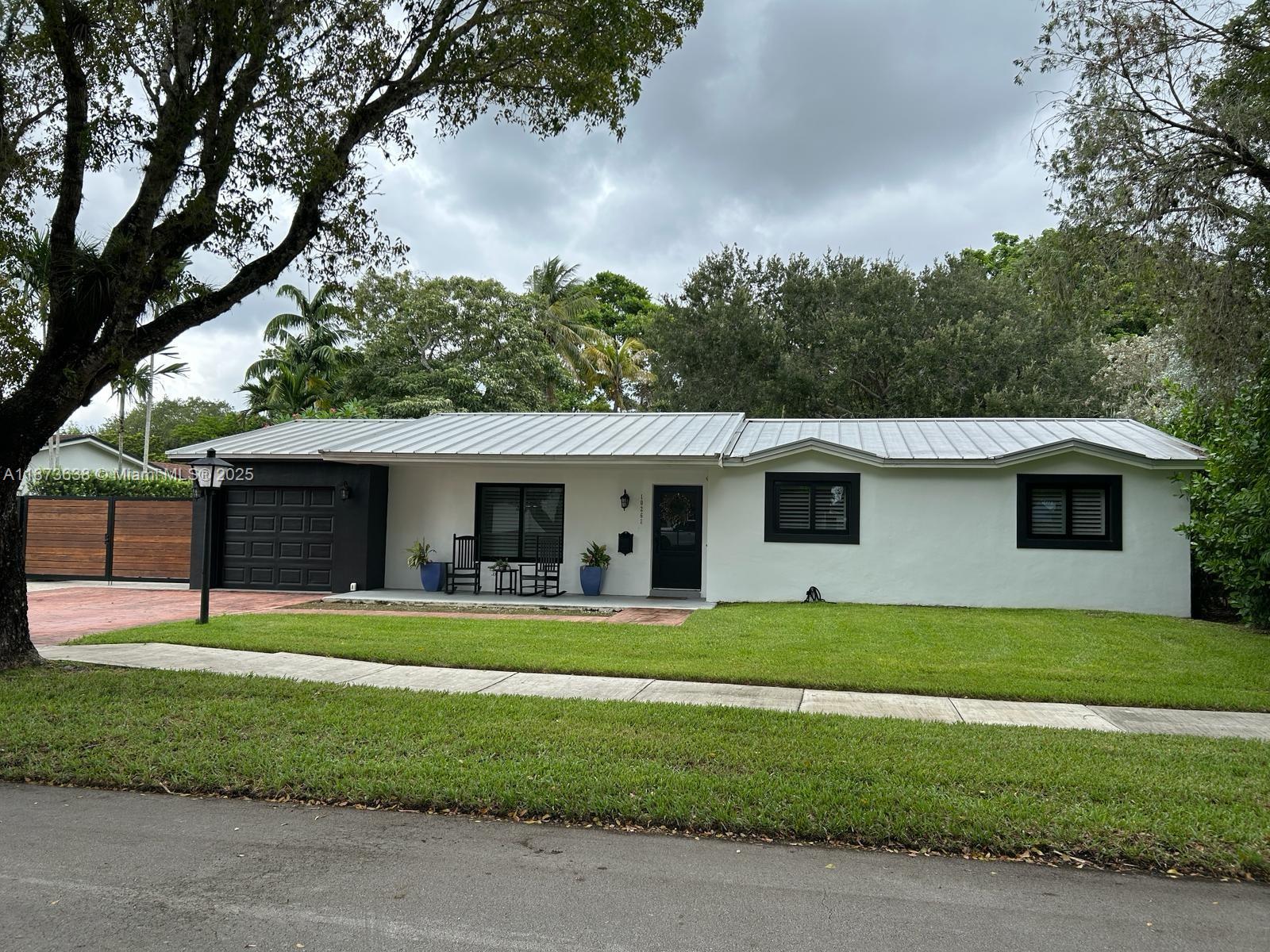 10261 SW 109th St, Miami, FL, 33176 - Investment Single Family Home. Photo #1