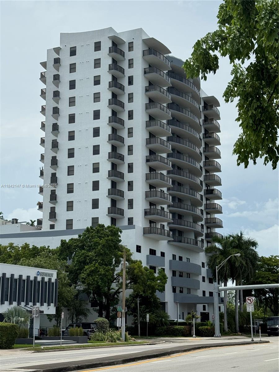 2301 SW 27th Ave #503, Miami, FL, 33145 - Investment Condo. Photo #1
