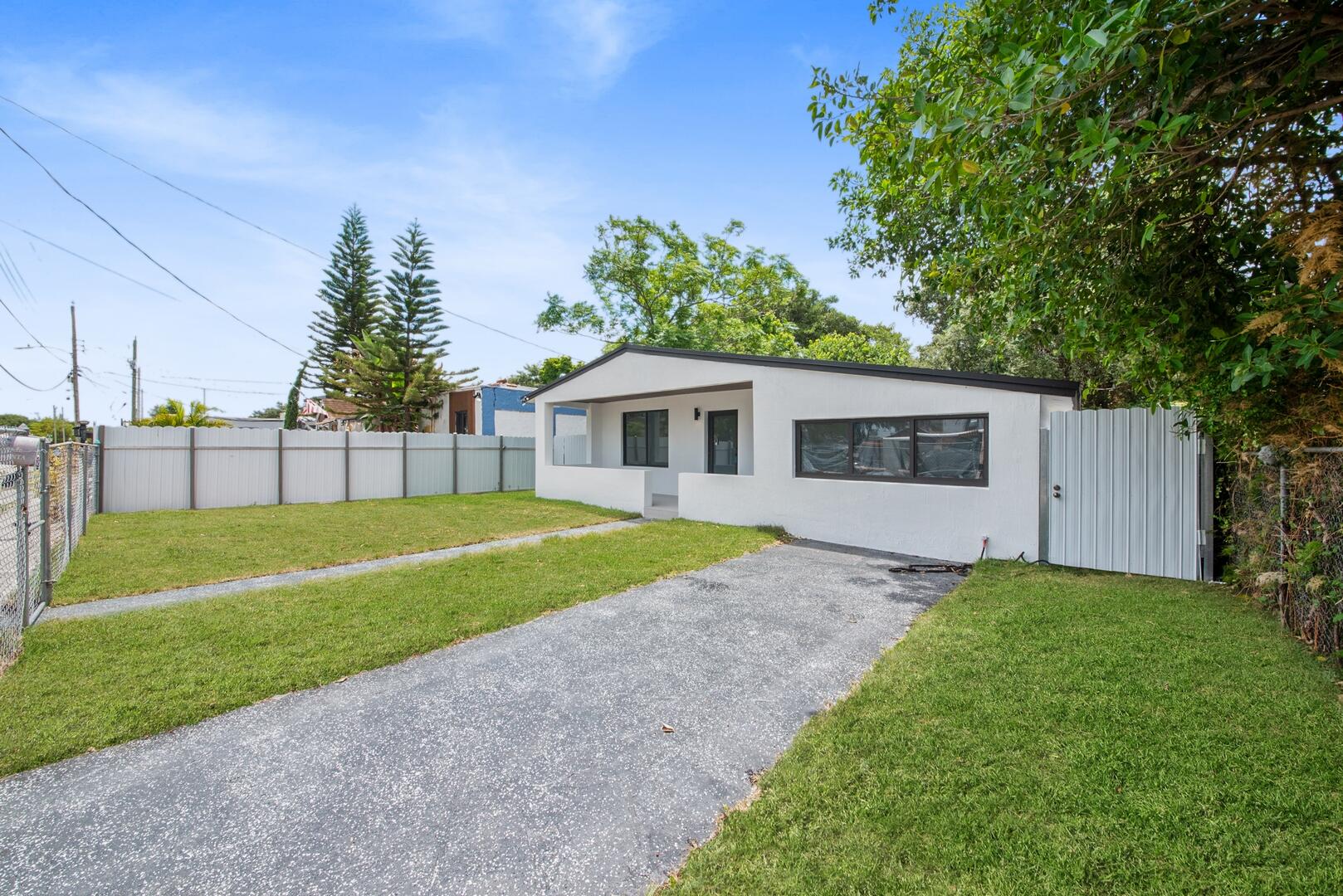 860 NW 70th Street, Miami, FL, 33150 - Investment Single Family Home. Photo #1