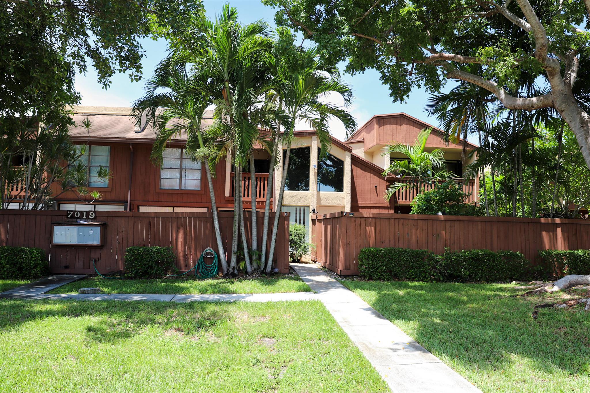 7019 SW 115th Place #F31, Miami, FL, 33173 - Investment Condo. Photo #1