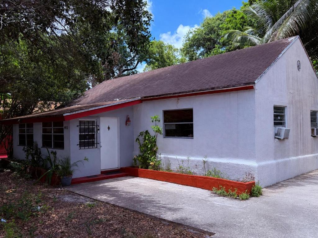 445 NE 163RD, Miami, FL, 33162 - Investment Single Family Home. Photo #1
