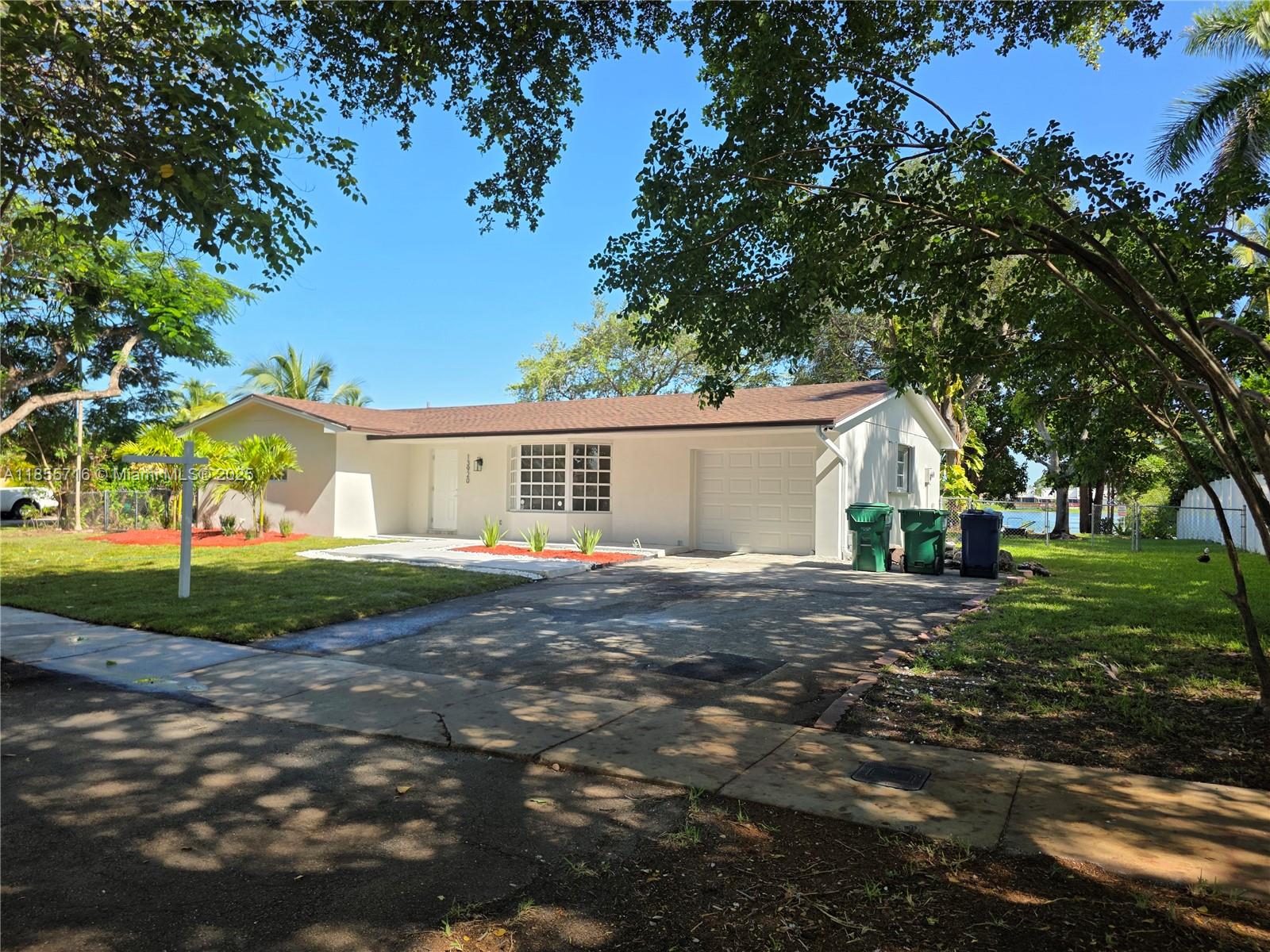 13920 Kendale Lakes Blvd, Miami, FL, 33183 - Investment Single Family Home. Photo #1