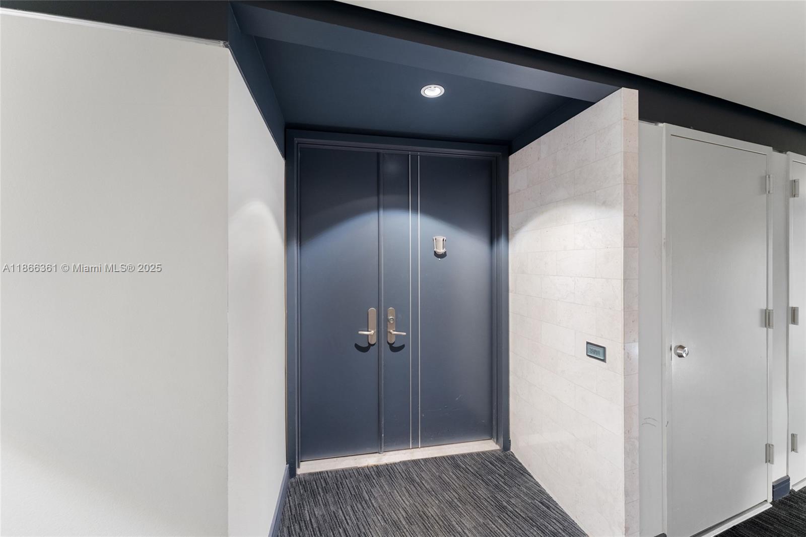 901 Brickell Key Blvd #2801, Miami, FL, 33131 - Investment Condo. Photo #1